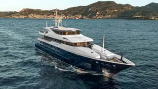 Westport motor yacht Lady JJ sold